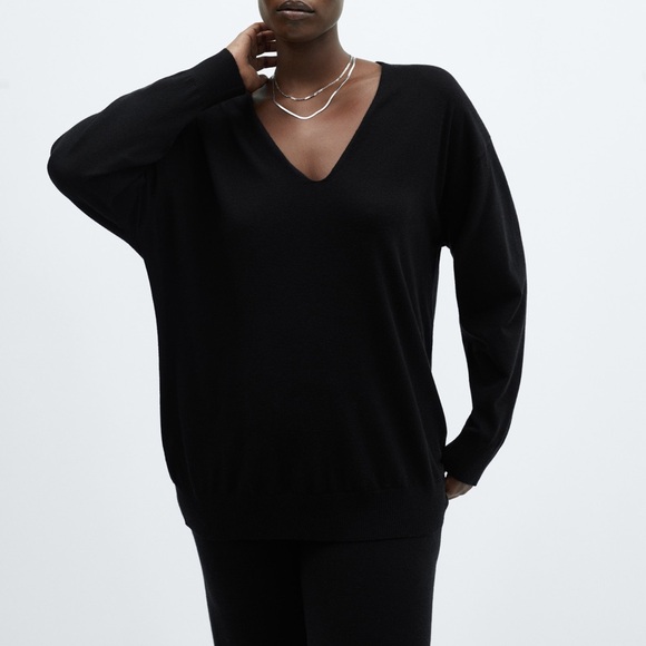 Mango Sweaters - Mango Women’s Black Oversized V-Neck Sweater Long Sleeve Flowy Size M